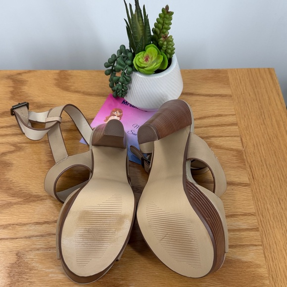 Steve Madden Dezzzy Cream and Brown Platform Heels 7.5 Strappy - Picture 9 of 11